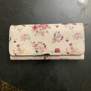 Women’s floral clutch